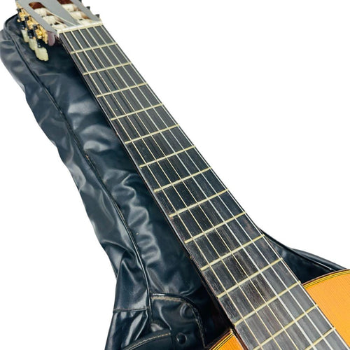 Classical Guitars Yamaha C-200