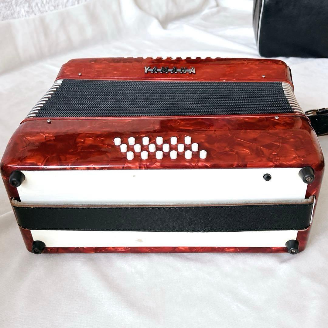 Yamaha Accordions Ya-18 8905