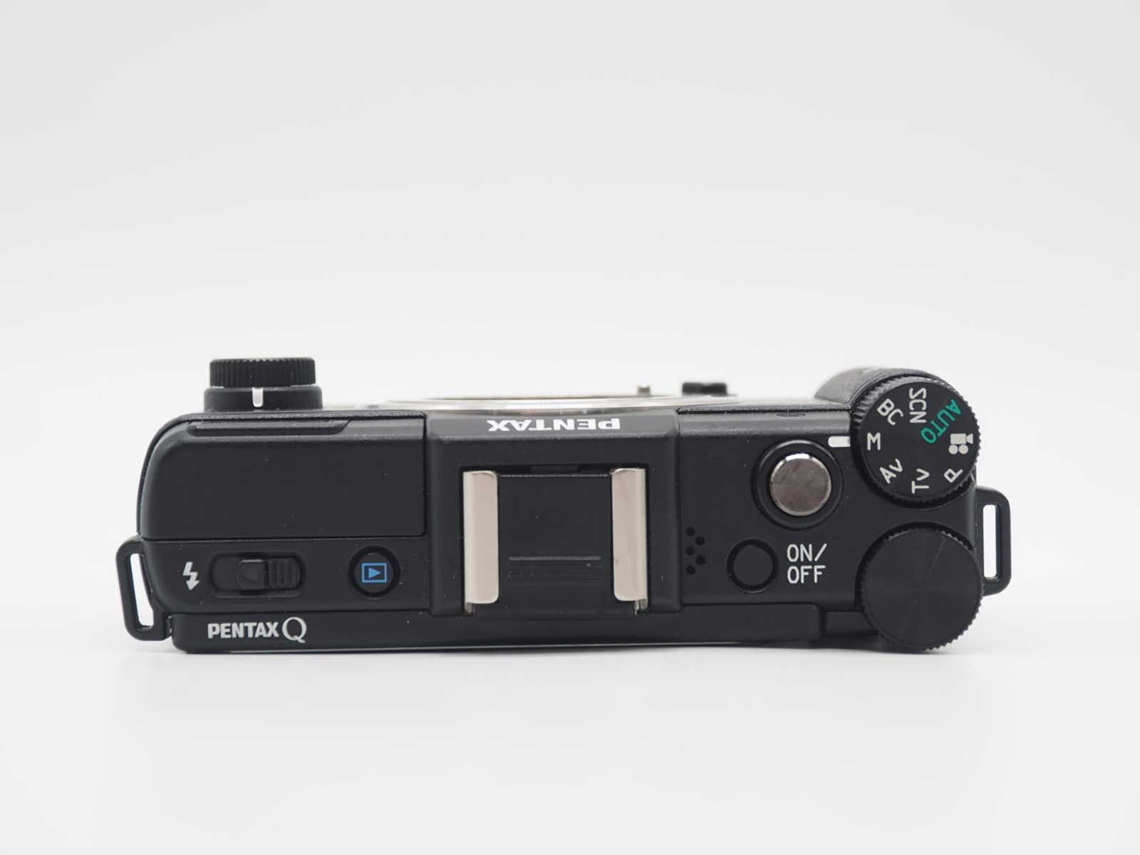Pentax Mirrorless Interchangeable Lips Q 12.4Mp Digital Camera Black 423 Shots