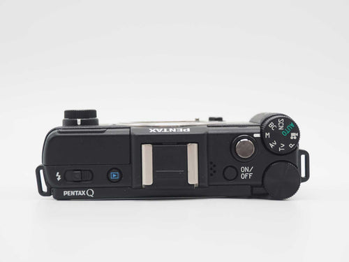 Pentax Mirrorless Interchangeable Lips Q 12.4Mp Digital Camera Black 423 Shots