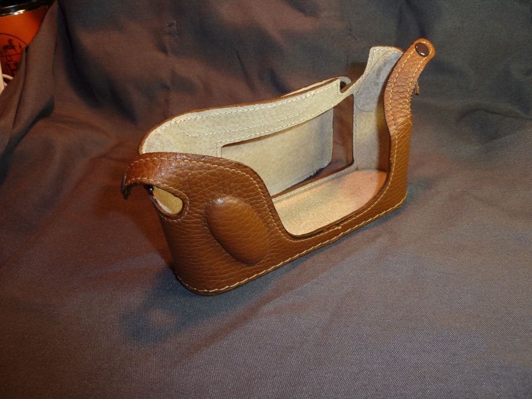 Camera Cases M8,9 Angelo Pelle Italy