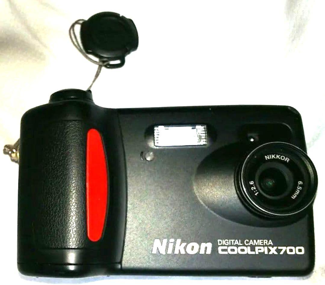 Nikon Compact Digital Camera Coolpix 700