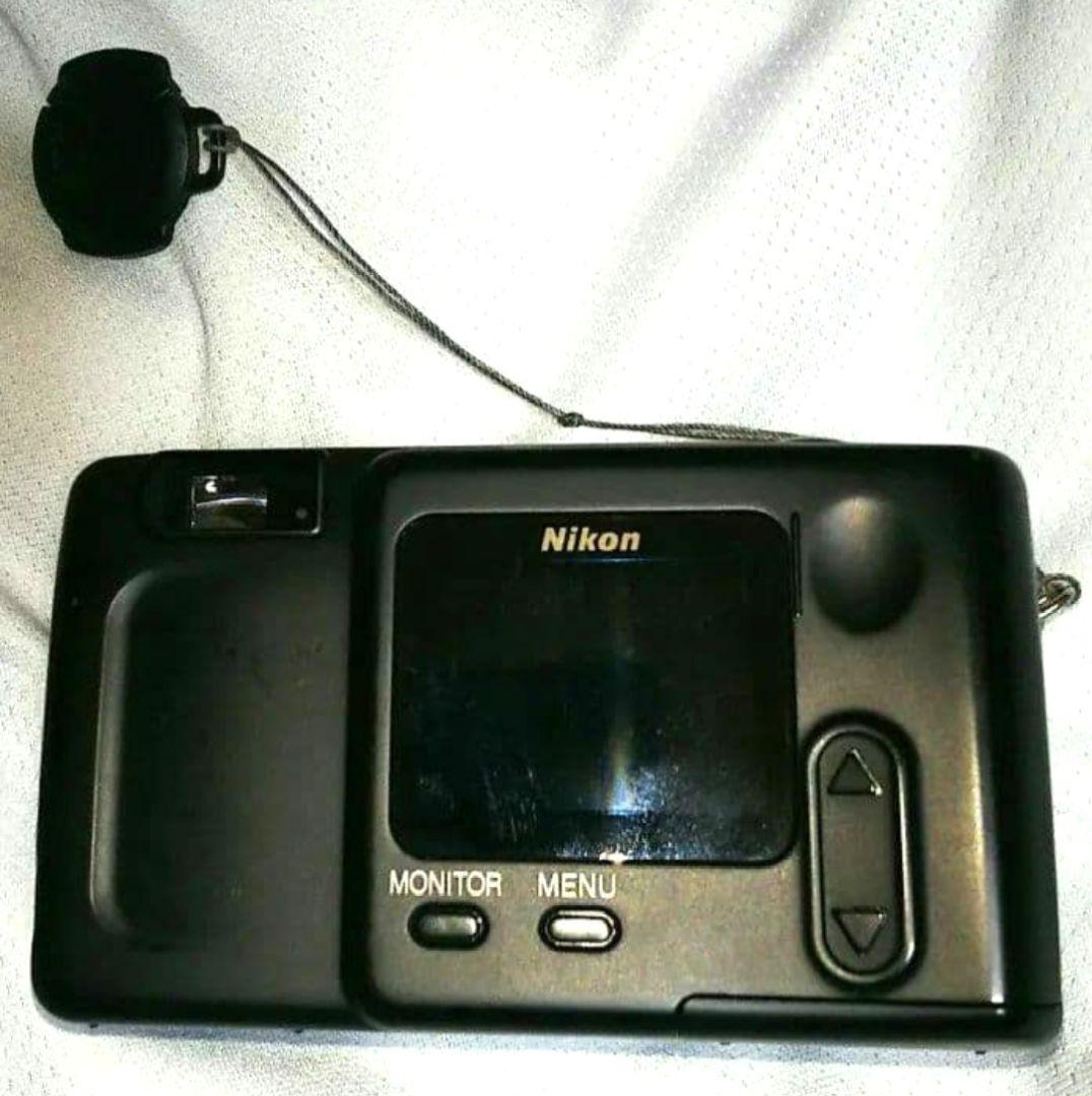 Nikon Compact Digital Camera Coolpix 700
