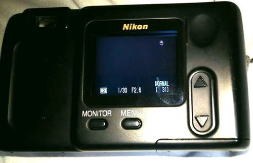 Nikon Compact Digital Camera Coolpix 700