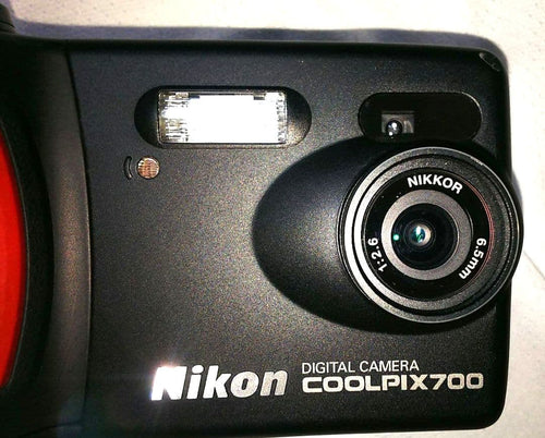 Nikon Compact Digital Camera Coolpix 700