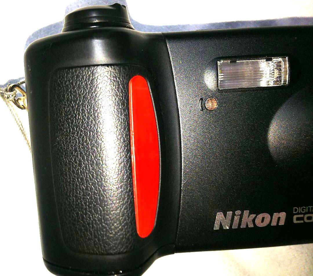 Nikon Compact Digital Camera Coolpix 700