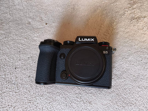 Panasonic Mirrorless Interchangeable Lens Cameras Lumix S5