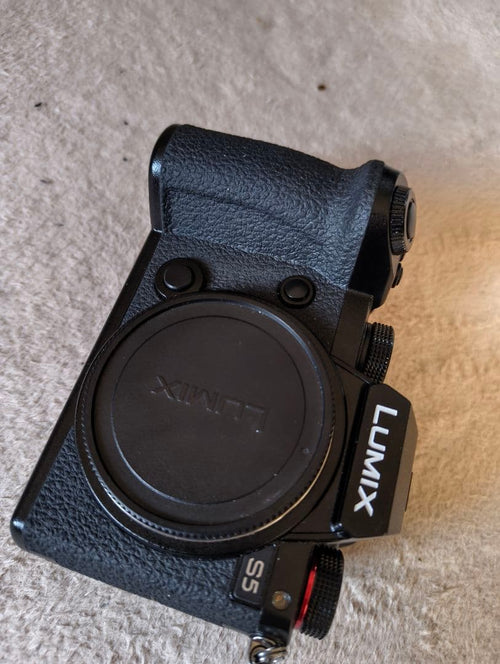 Panasonic Mirrorless Interchangeable Lens Cameras Lumix S5