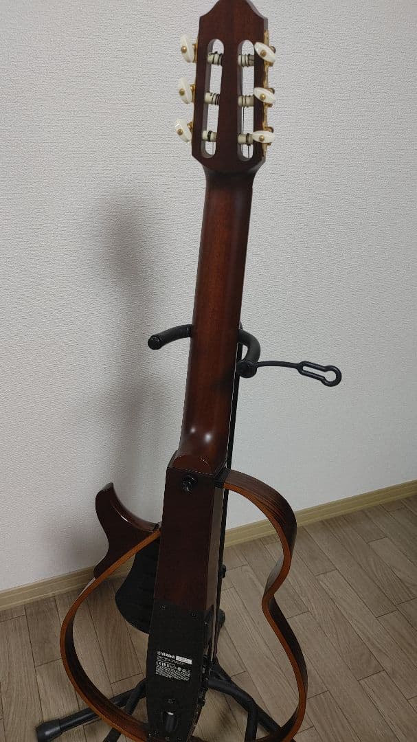 Classical Guitars Yamaha Slg200N