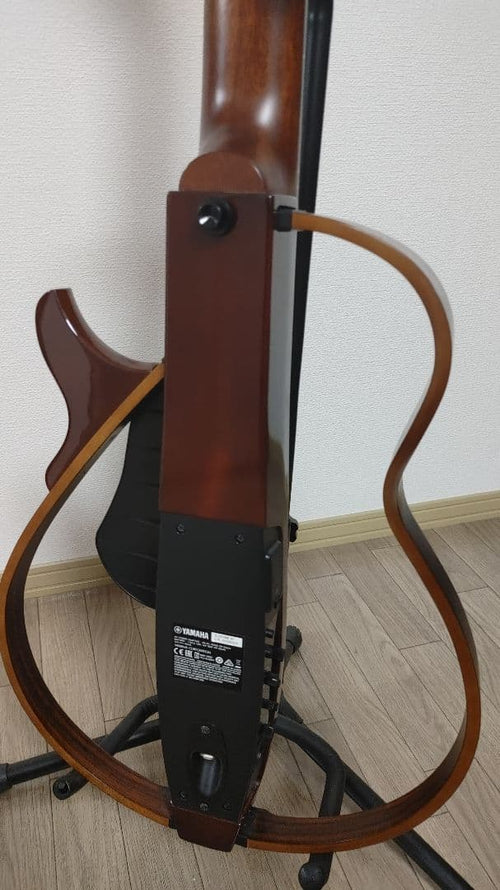 Classical Guitars Yamaha Slg200N