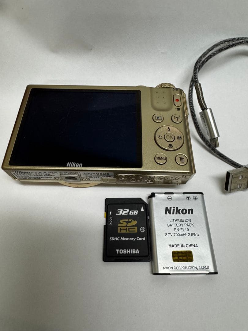Nikon Compact Digital Camera Coolpix S7000 32Gb