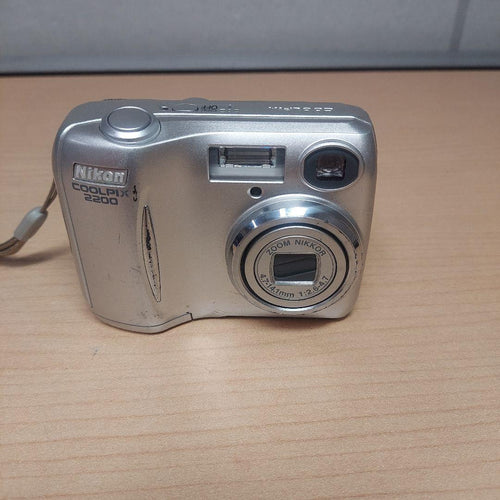 Nikon Compact Digital Camera Coolpix 4100 2200