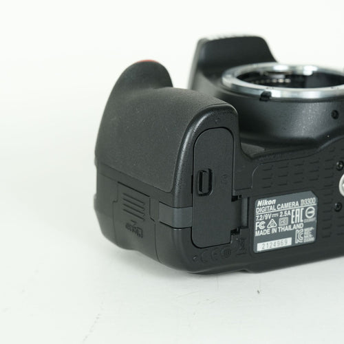Nikon Digital Slr 2,404 D3300 F