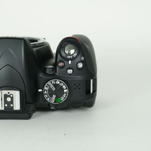 Nikon Digital Slr 2,404 D3300 F