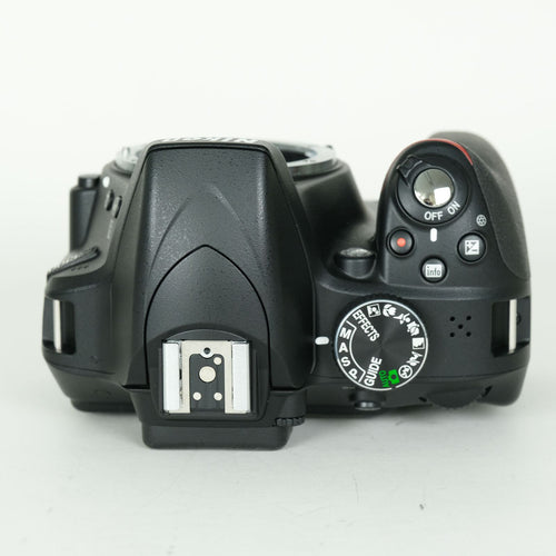 Nikon Digital Slr 2,404 D3300 F