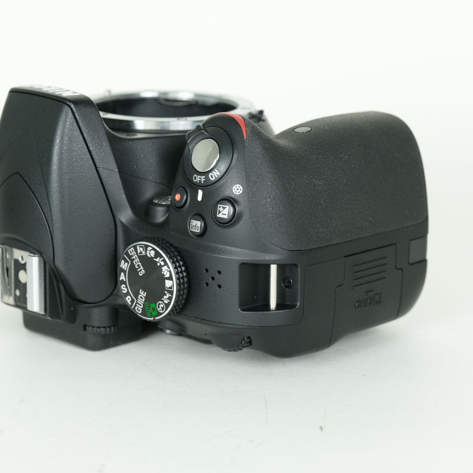 Nikon Digital Slr 2,404 D3300 F