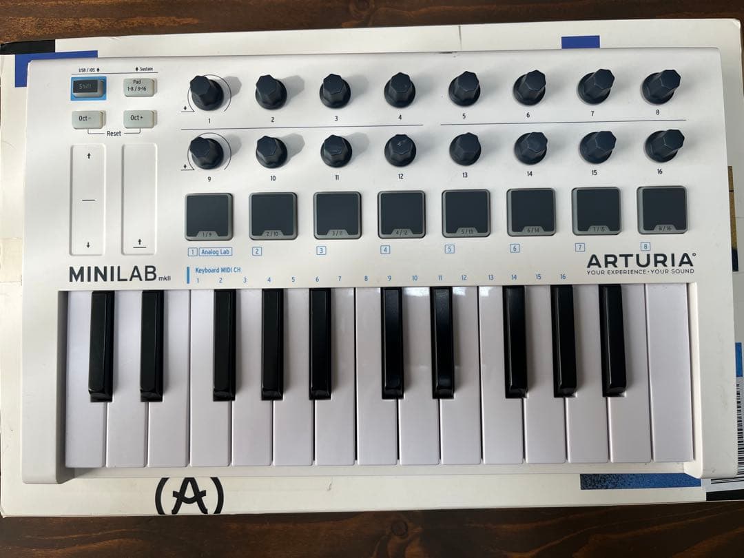 Midi Keyboards Pads Arturia Minilab Mkii White