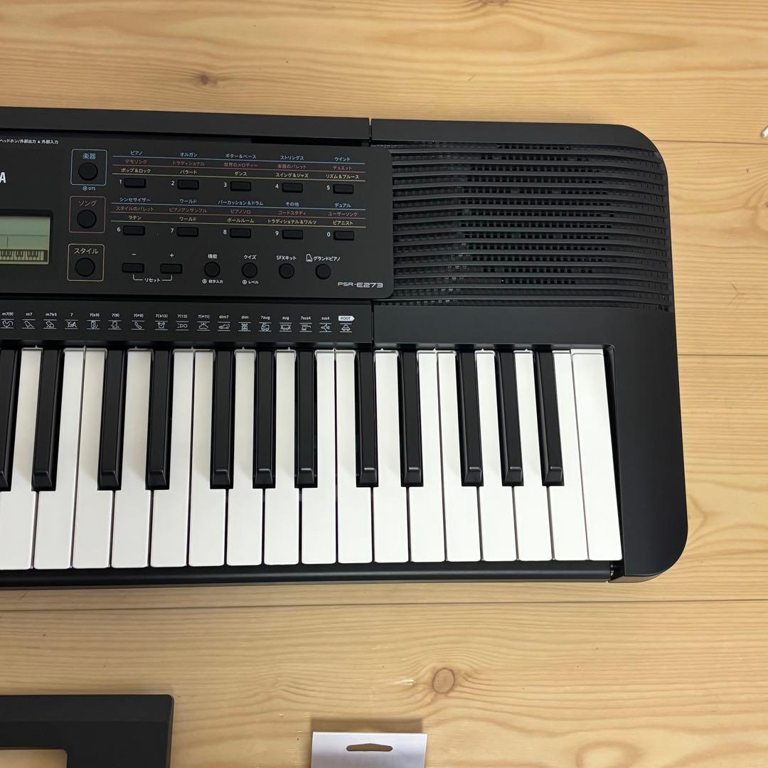 Yamaha Keyboard Electronic Piano Psr-E273