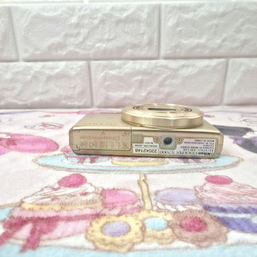 Nikon Compact Digital Cameras 873 Coolpix S7000