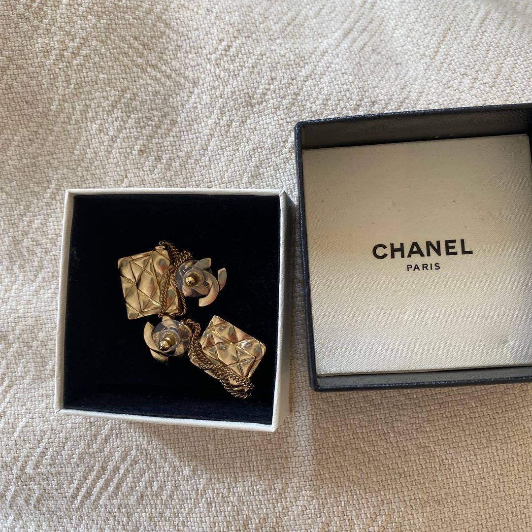 Earrings (For Both Ears)