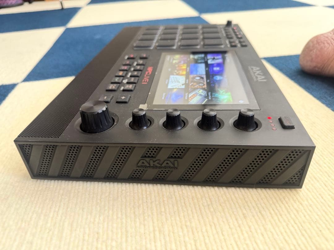 Akai Professional Samplers Mpc Live2