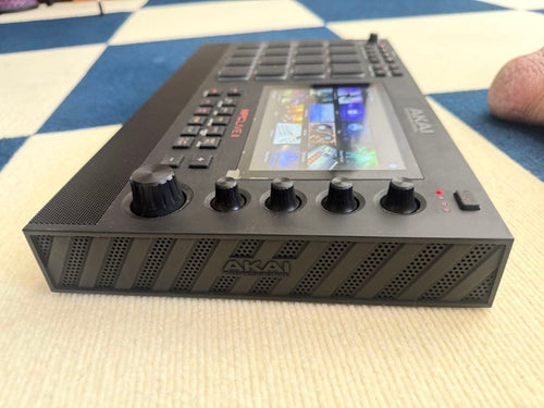 Akai Professional Samplers Mpc Live2