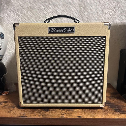 Roland Guitar Amplifiers Blues Cube Hot 30W