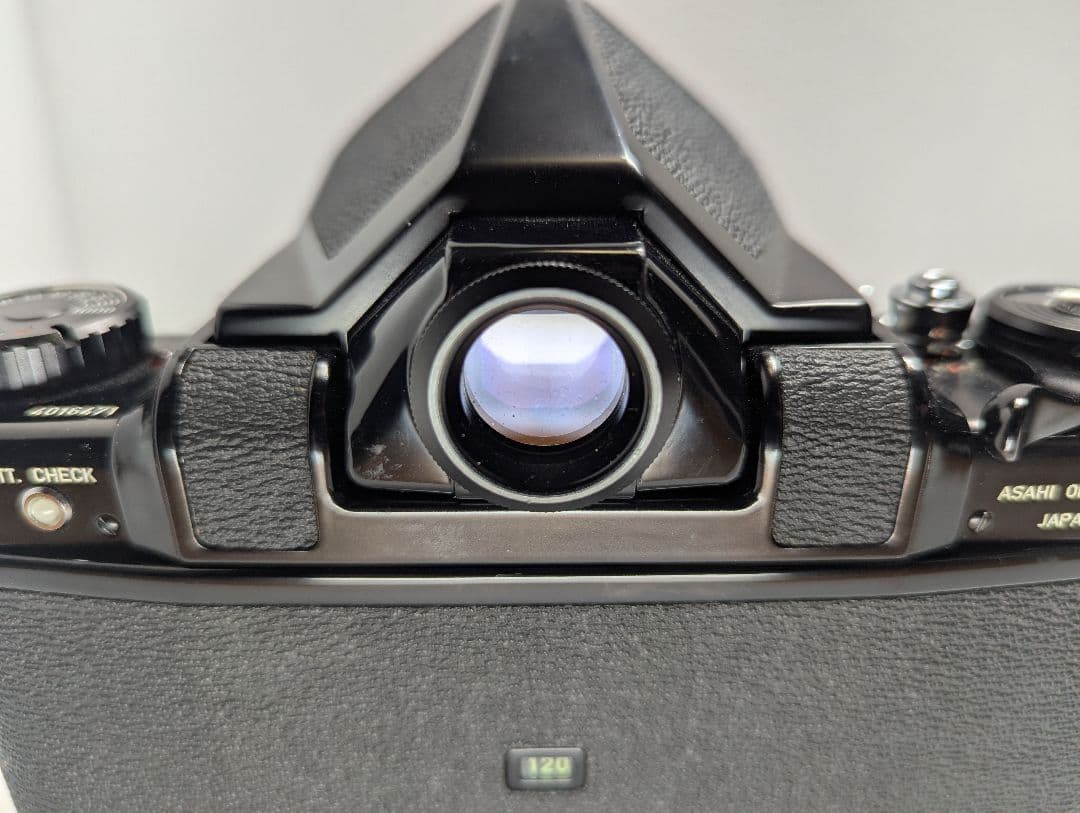 Large -Size Medium Format Camera (Film) Asahi Pentax 67