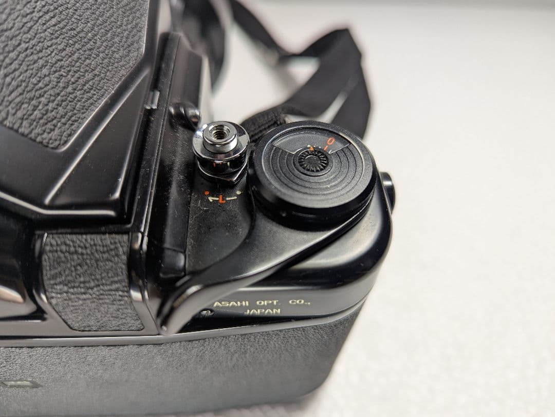 Large -Size Medium Format Camera (Film) Asahi Pentax 67