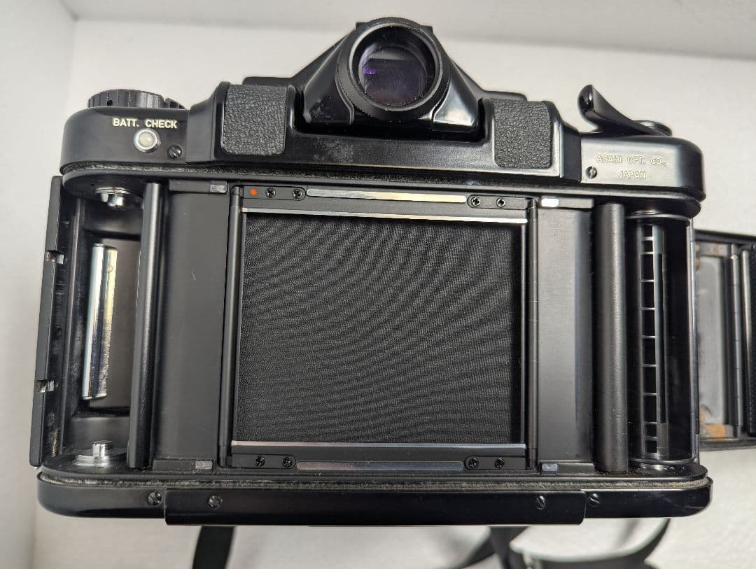 Large -Size Medium Format Camera (Film) Asahi Pentax 67