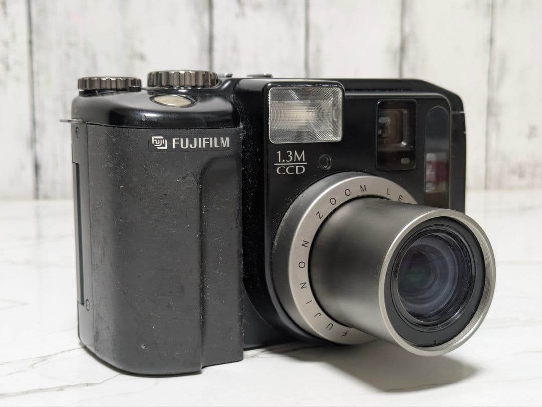 Fujifilm Compact Digital Camera Fujix Ds-330 Id