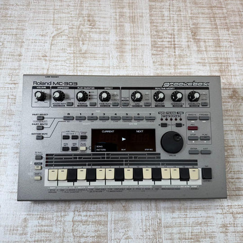 Roland Analog Synthesizer Mc-303 Groovebox