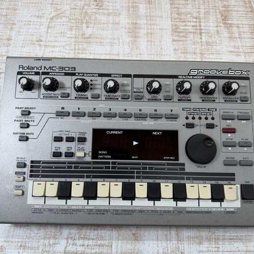 Roland Analog Synthesizer Mc-303 Groovebox