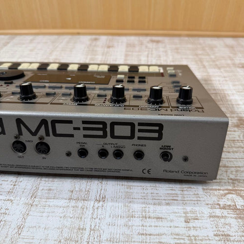 Roland Analog Synthesizer Mc-303 Groovebox