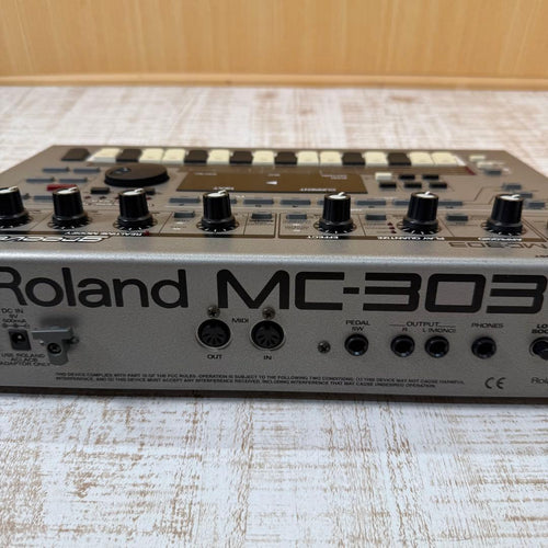 Roland Analog Synthesizer Mc-303 Groovebox
