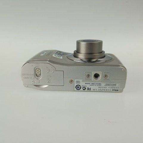 Nikon Compact Digital Camera Coolpix L19 Silver