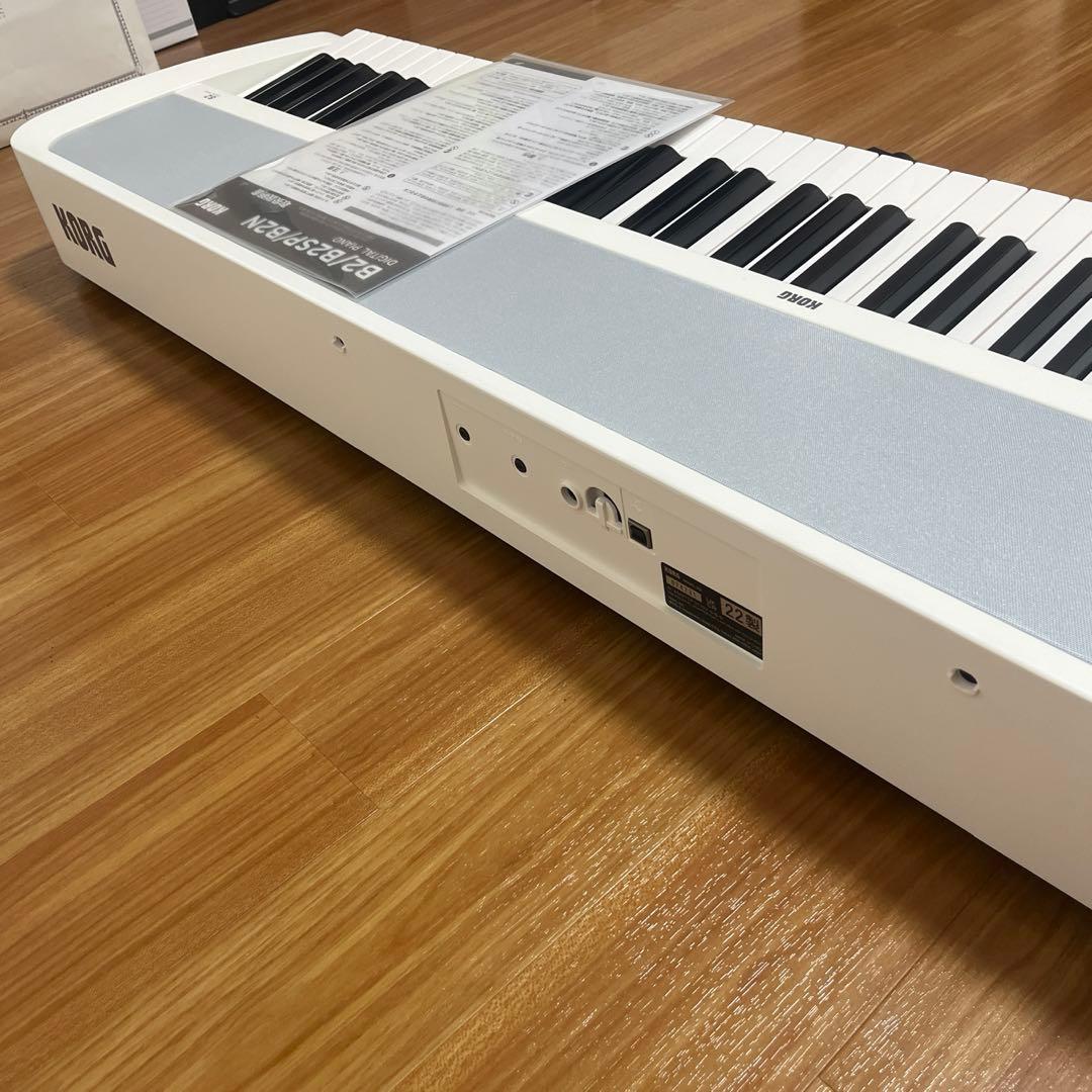 Korg Keyboards Digital Pianos B2 88 22