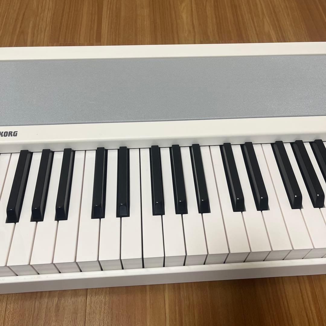 Korg Keyboards Digital Pianos B2 88 22