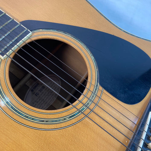 Acoustic Guitar Yamaha Fg-300D