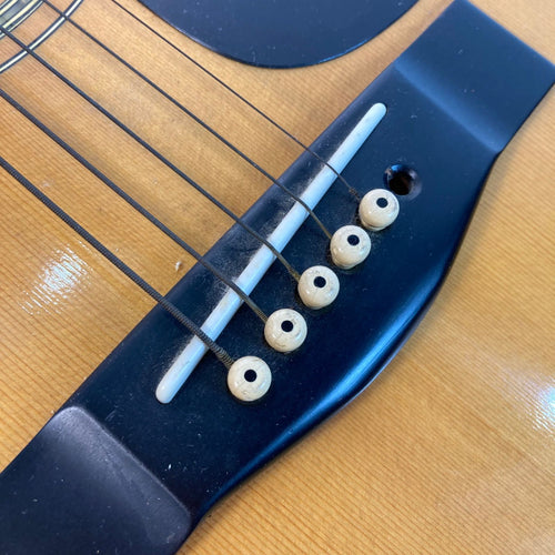 Acoustic Guitar Yamaha Fg-300D