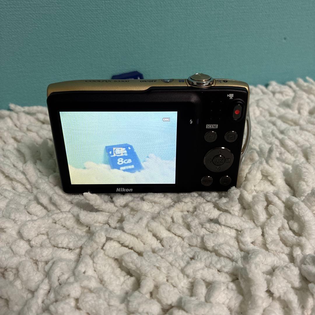 Nikon Compact Digital Camera Coolpix S3300 Sd8Gb