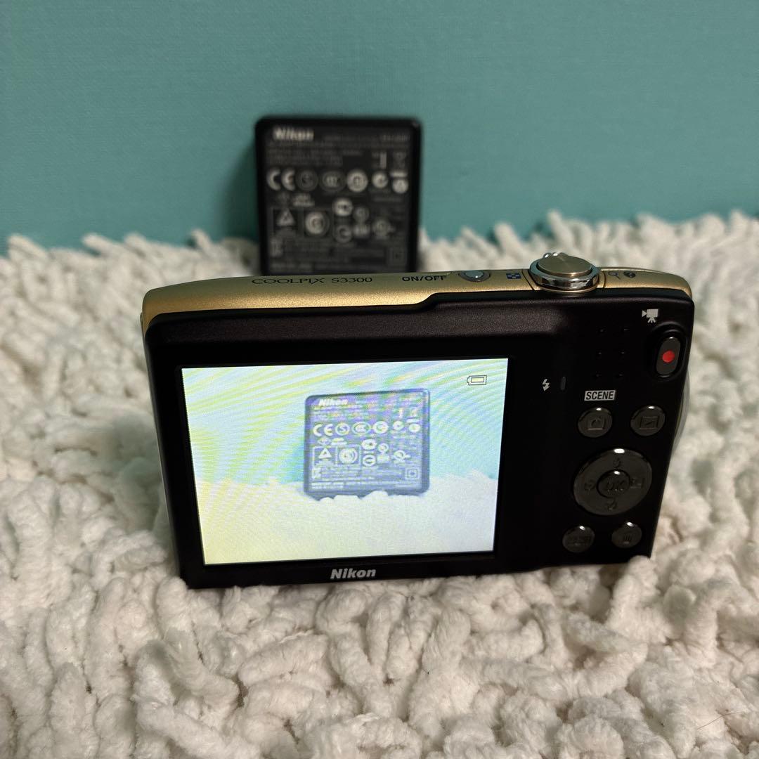 Nikon Compact Digital Camera Coolpix S3300 Sd8Gb