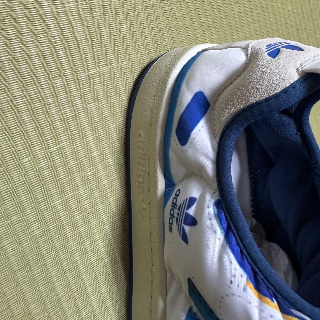Adidas Sneakers