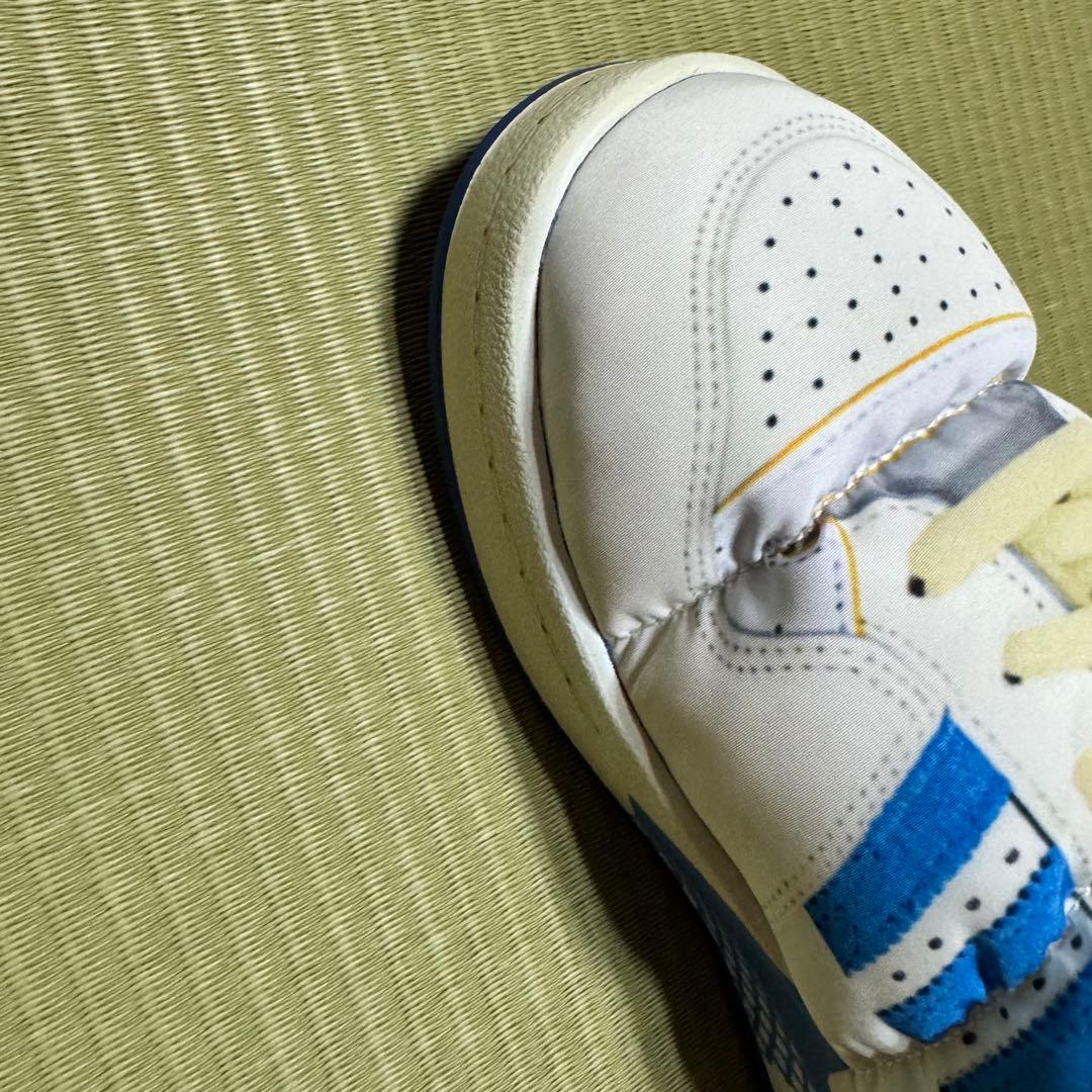 Adidas Sneakers