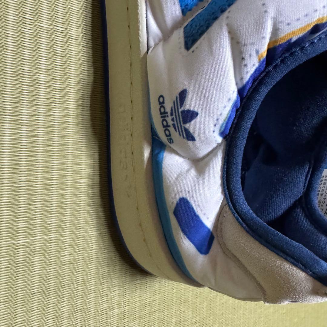 Adidas Sneakers