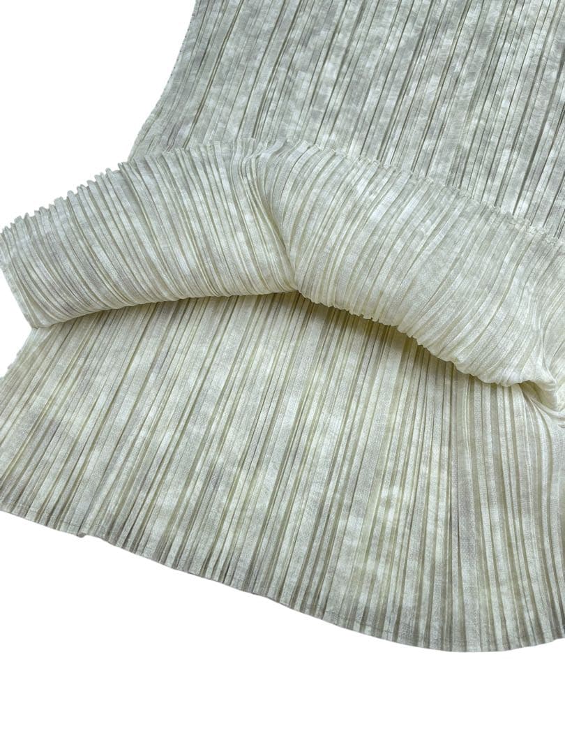 Pleats Please Half-Sleeve Three-Quarter-Sleeve
