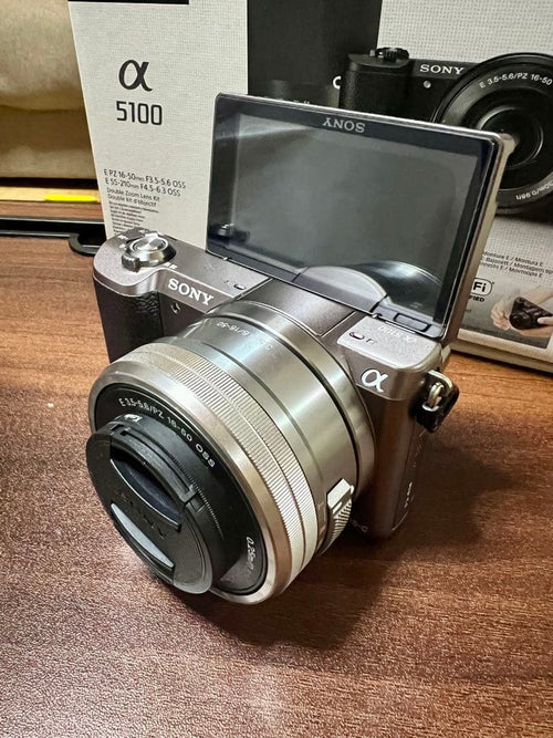Sony Mirrorless Interchangeable Lips A5100 F2.8