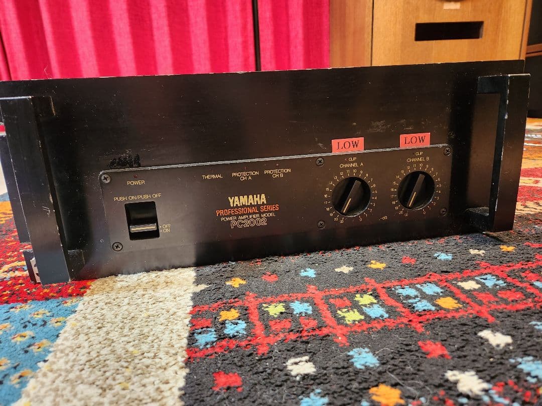 Power Amplifiers Yamaha Pc2002