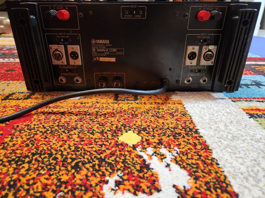 Power Amplifiers Yamaha Pc2002