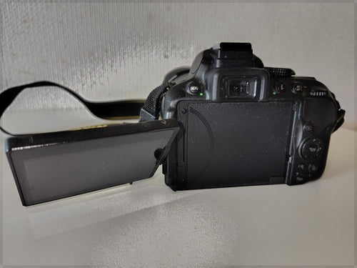 Nikon Digital Slrs D5300 18-105Mm